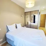 2 Bedroom, 4-6 Pers., 5min To The Beach, Wifi, Ac Apartment *