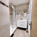 2 Bedroom, 4-6 Pers., 5min To The Beach, Wifi, Ac Nice