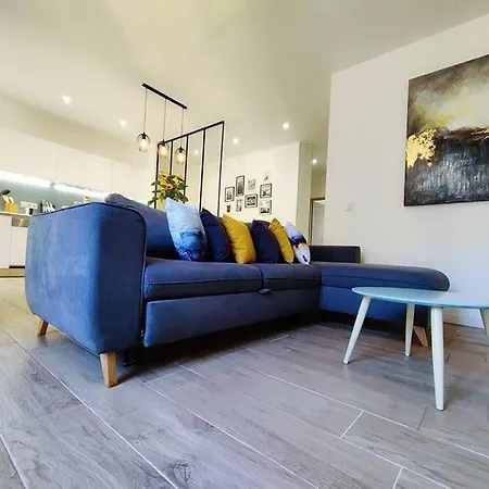 Appartamento 2 Bedroom, 4-6 Pers., 5min To The Beach, Wifi, Ac