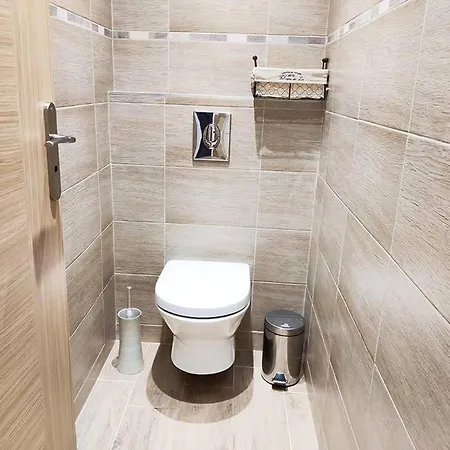 2 Bedroom, 4-6 Pers., 5min To The Beach, Wifi, Ac Nizza