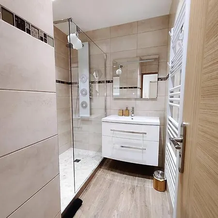 2 Bedroom, 4-6 Pers., 5min To The Beach, Wifi, Ac Nizza