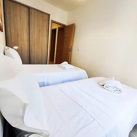 2 Bedroom, 4-6 Pers., 5min To The Beach, Wifi, Ac Nizza